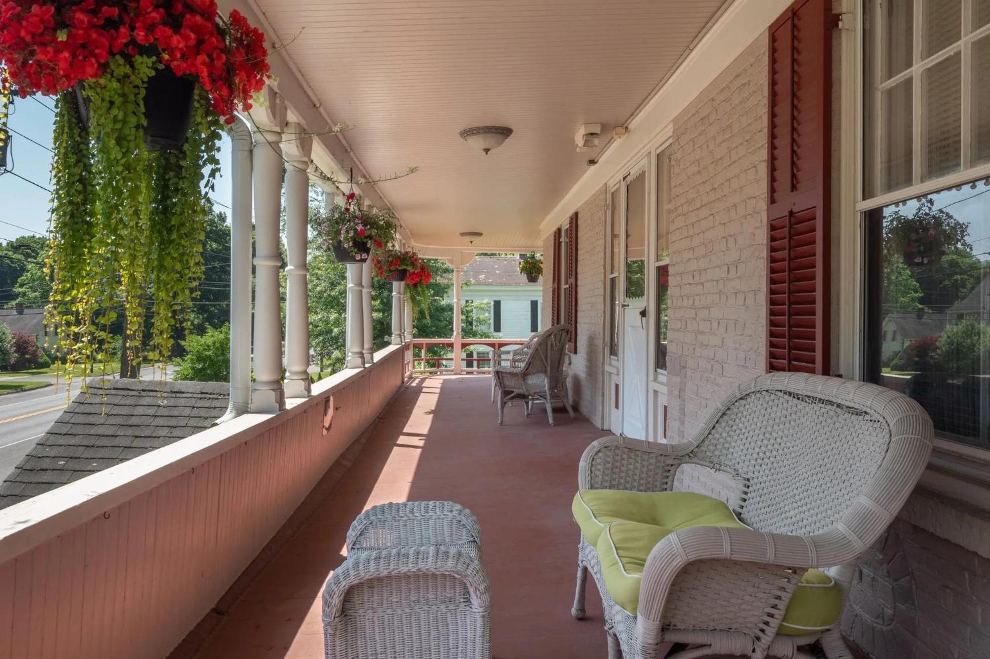 Wainwright Inn Great Barrington Exterior photo